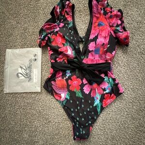 Sporlike one piece bath suit NWT